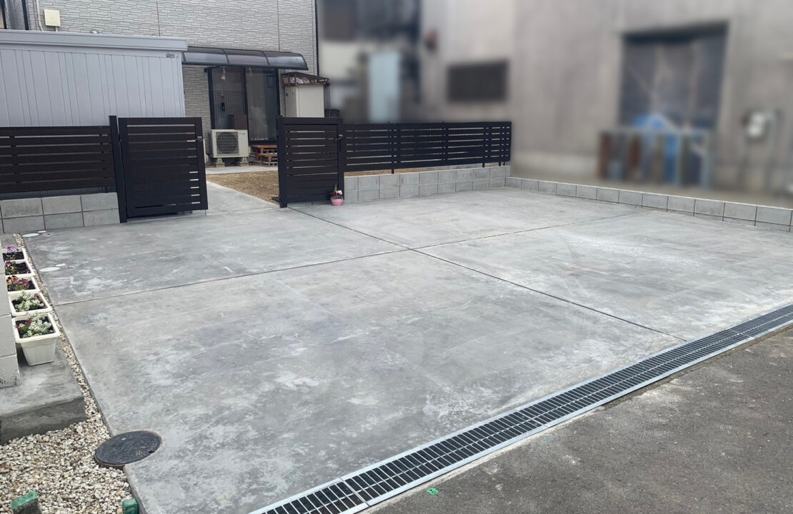 岩倉市の外構リフォーム後 土間コンクリートを打設した駐車スペース