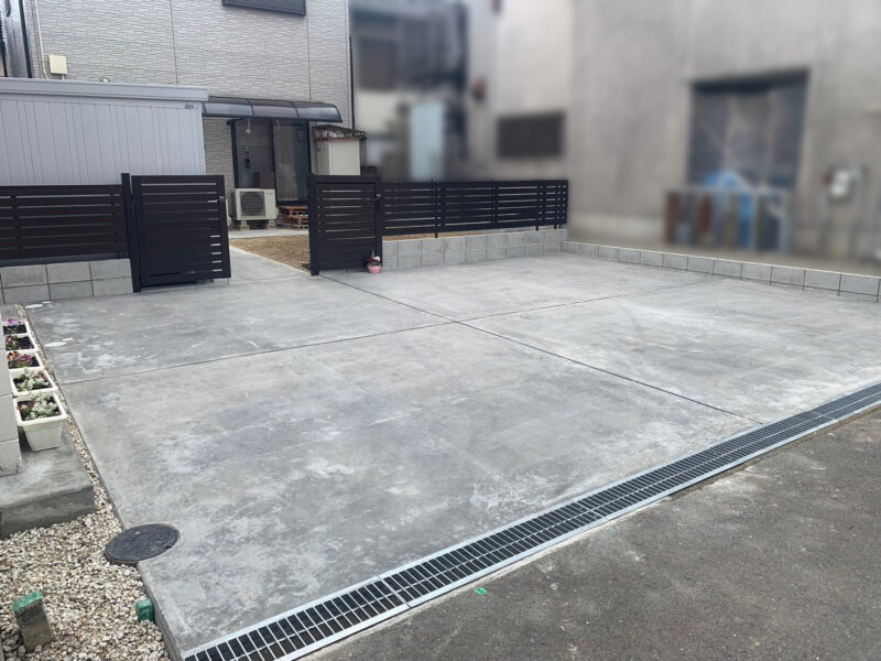 岩倉市の外構リフォーム後 土間コンクリートを打設した駐車スペース