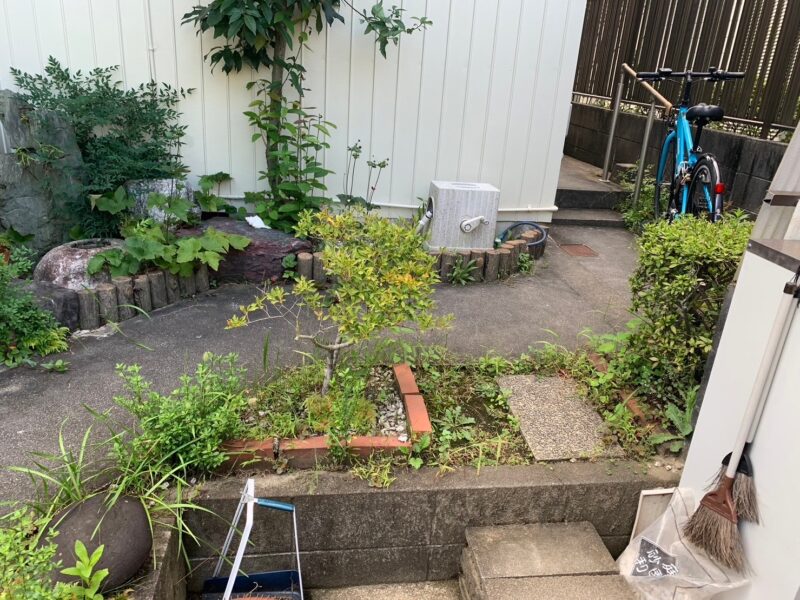 外構リフォーム前の機能門柱を新設する前のアプローチ