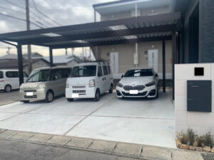金鏝仕上げ、スリット砂利の駐車場を施工