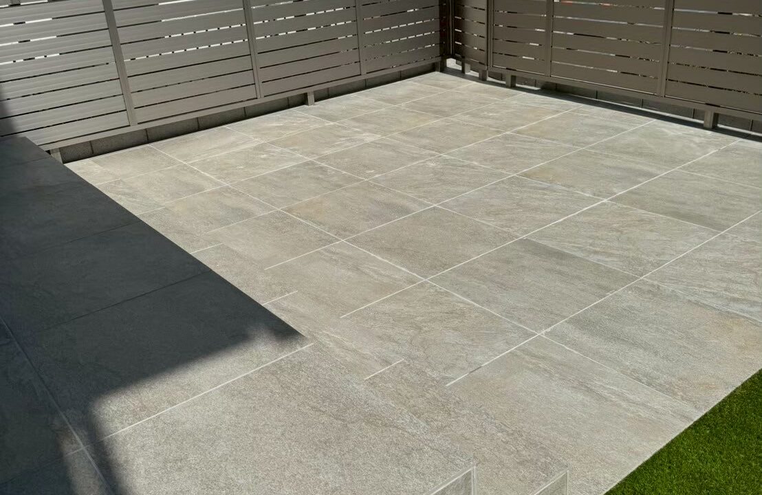 タイルテラス　アイコットリョーワ/アーレイ　目隠しフェンス/LIXIL　フェンスAB　YS3型