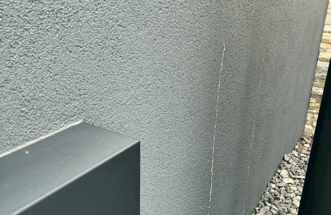 白華現象　施工前写真　裏側