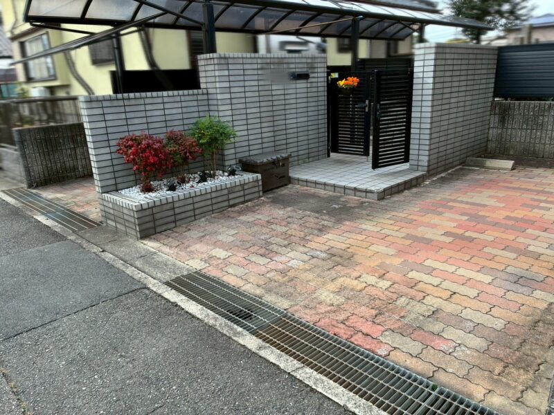 門塀・花壇を撤去する前の様子