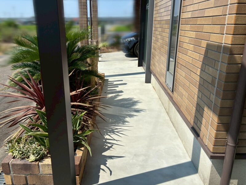 アプローチにもフロアハードを施工した稲沢市の外構リフォーム