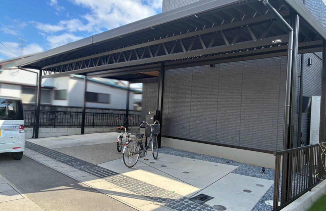 一宮市で植栽を撤去して防草シート+砕石を敷設した外構リフォーム